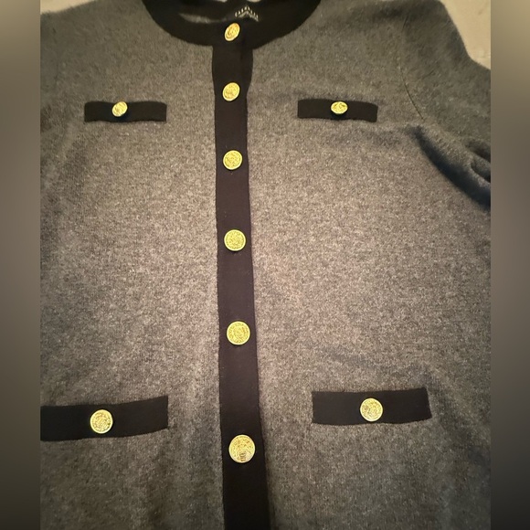 Bloomingdales Grey/Navy Cashmere Gold Button Cardigan Size Medium MSRP $225 - Picture 4 of 9